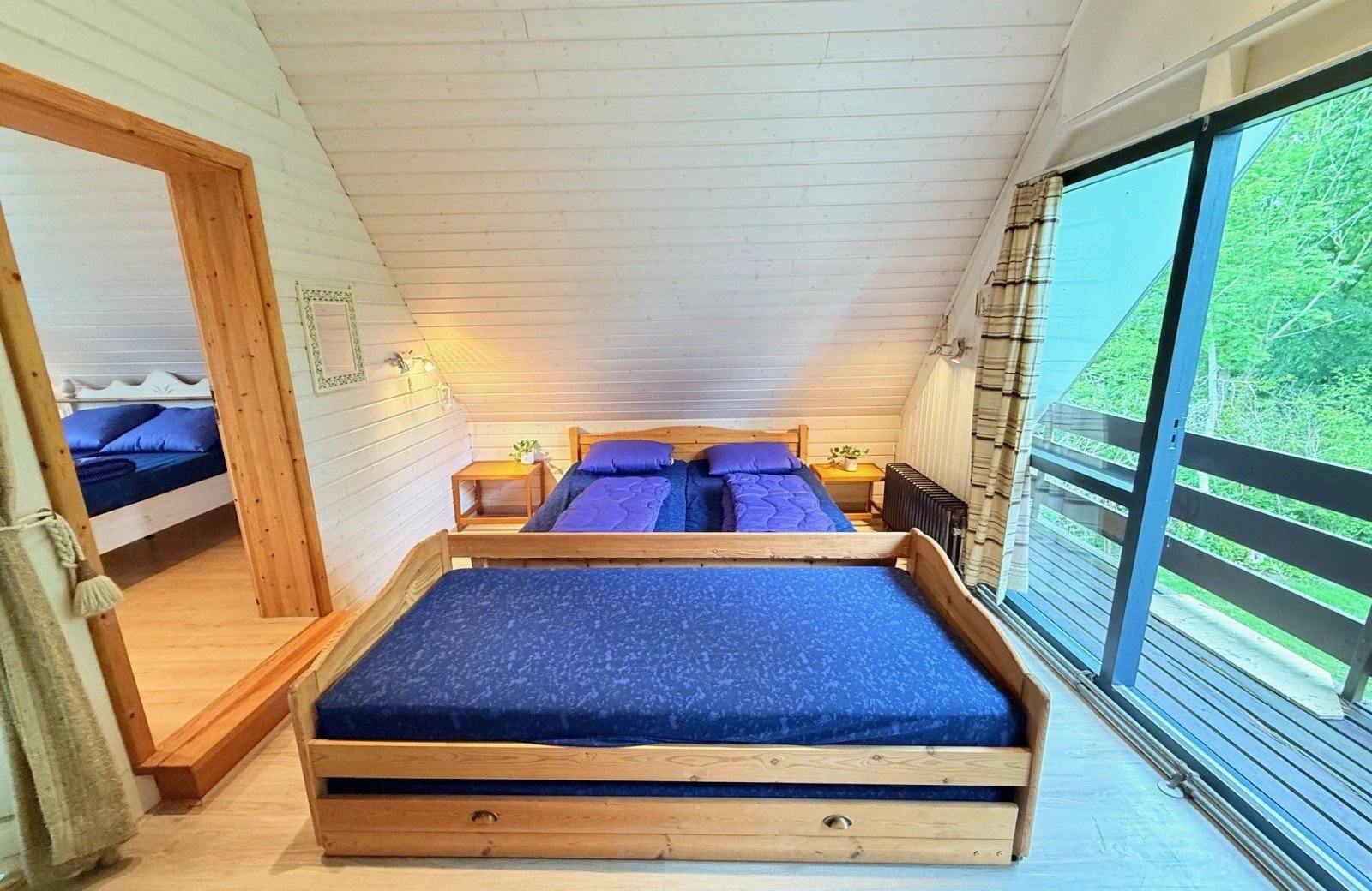 7 beds above