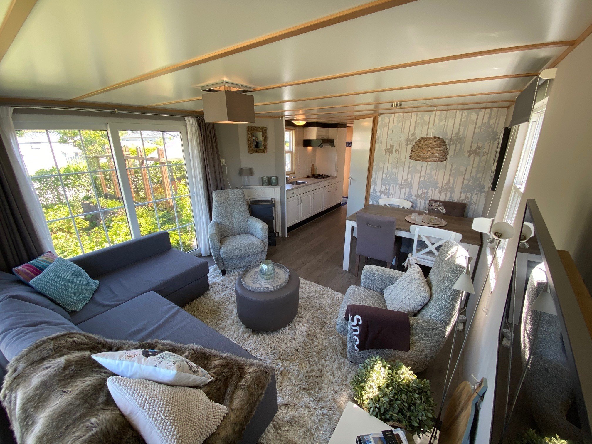 D03 living room wide