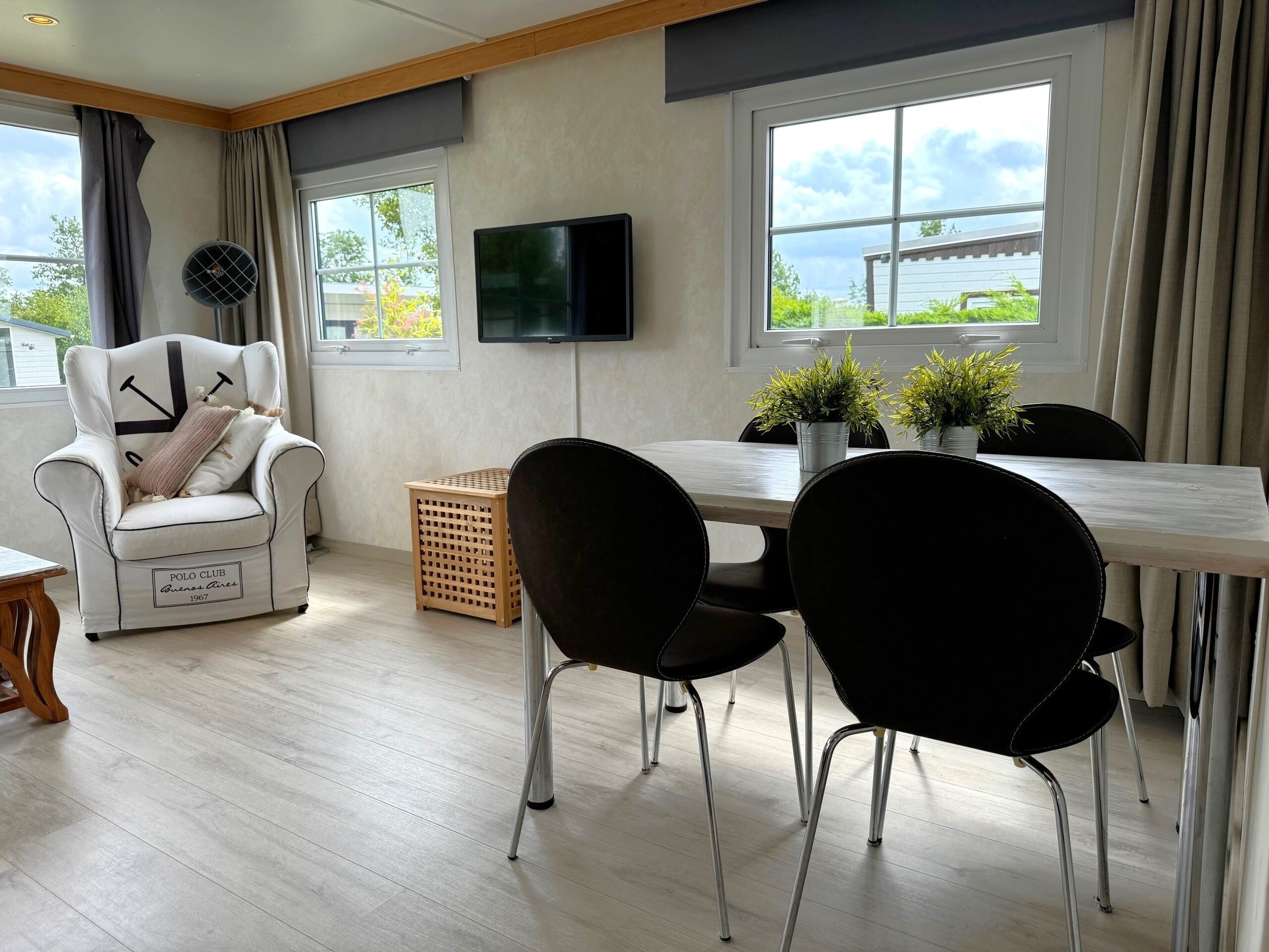 Living room 2 668c2c3243dc1