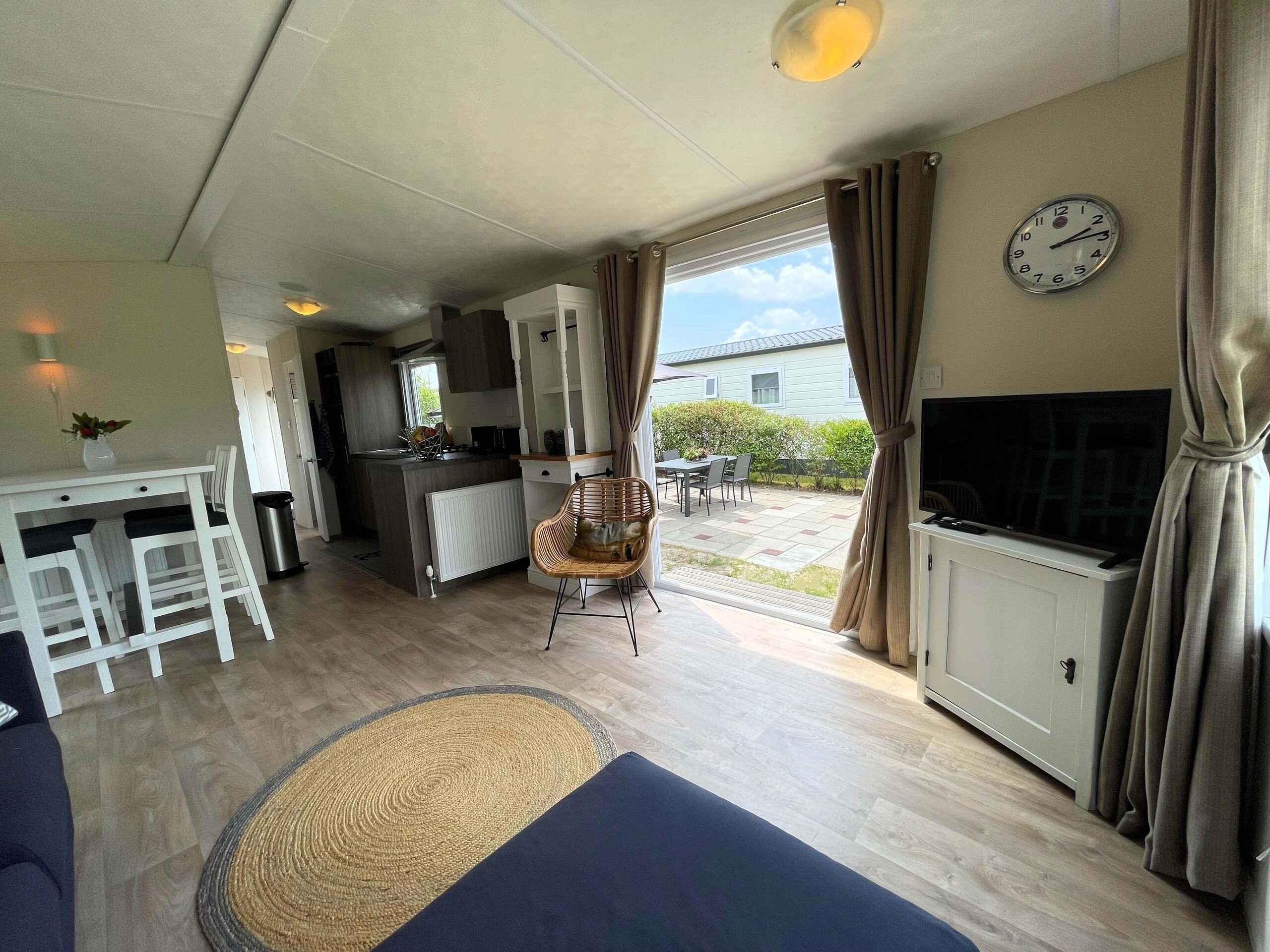 Living room 64a2e7348533d