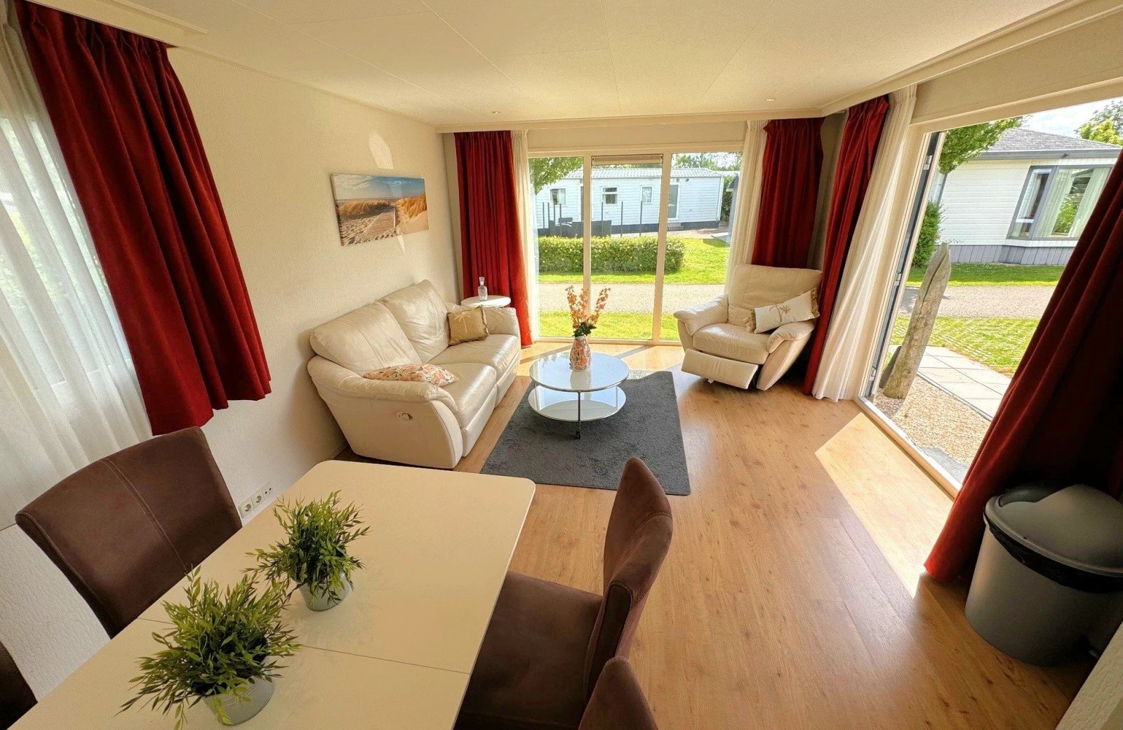 Living room 668c2ccdc317e